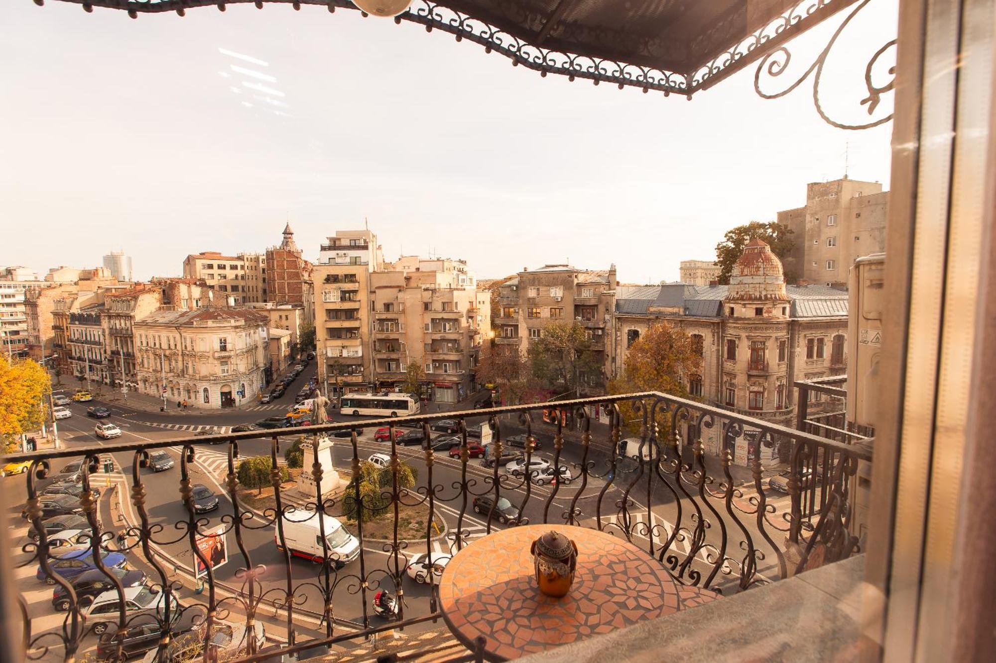 Hidden Gem Antique With Stunning Views Appartamento Bucarest