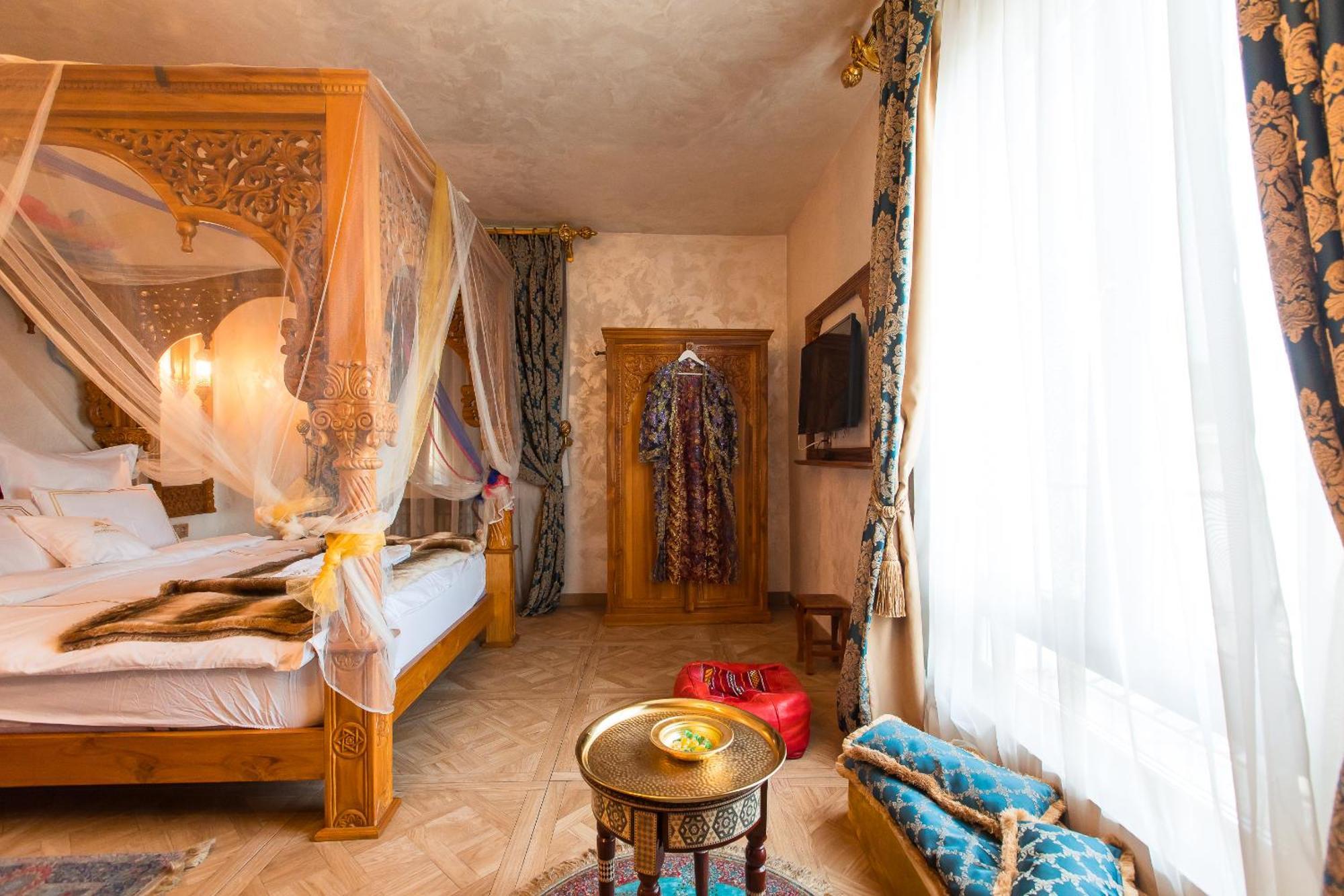 Appartamento Hidden Gem Antique With Stunning Views Bucarest