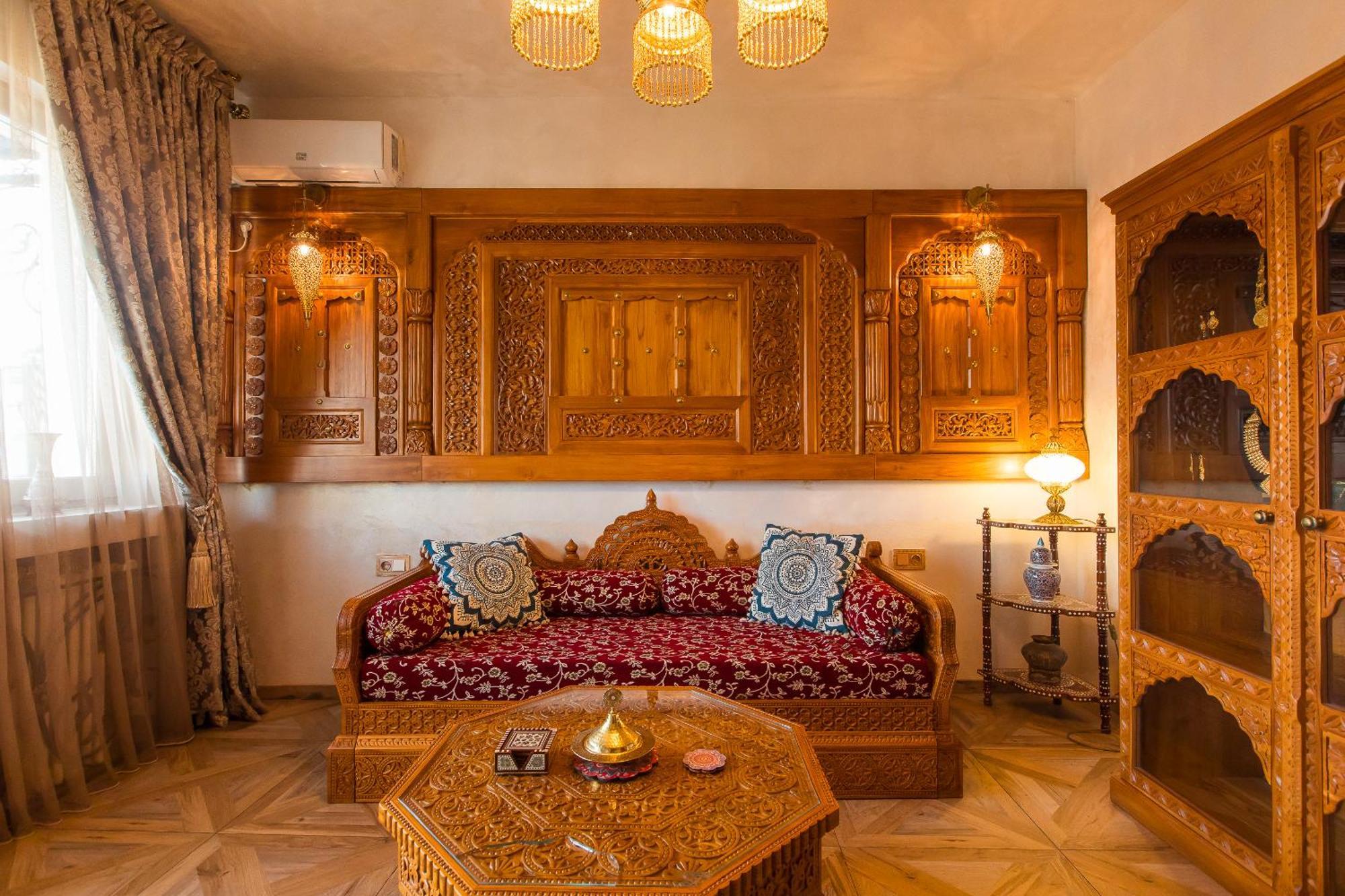 Hidden Gem Antique With Stunning Views Apartment Bucharest