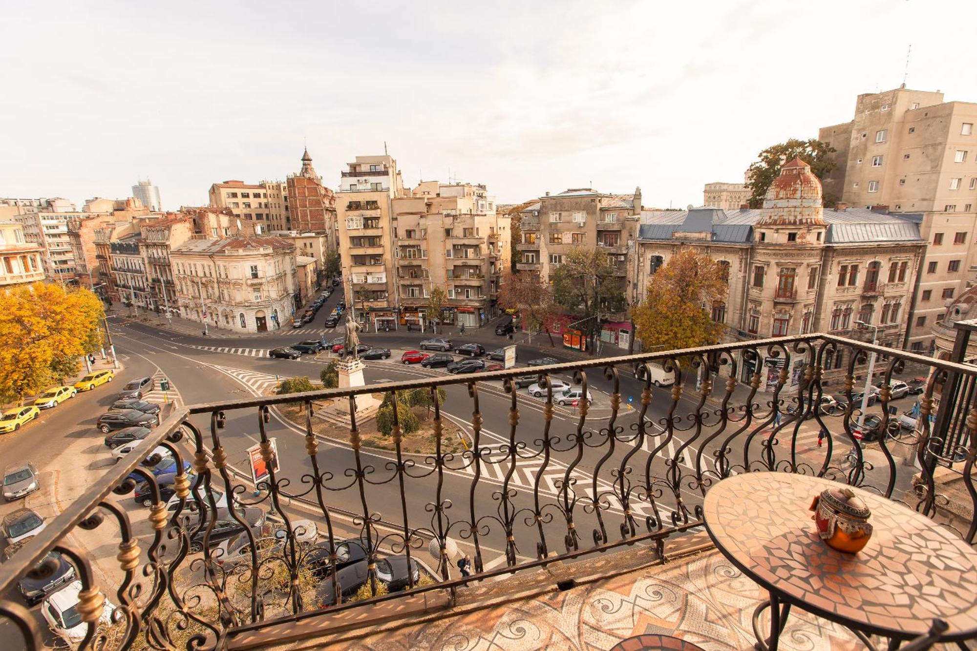 Apartment Hidden Gem Antique With Stunning Views Bucharest