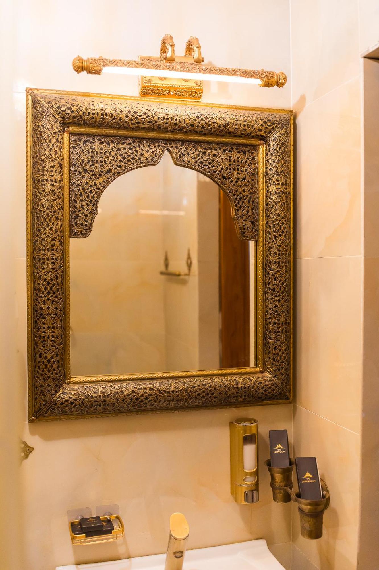 Hidden Gem Antique With Stunning Views Bucharest